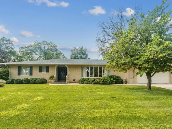 2525 Elm St, Davenport, IA 52803