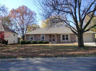 813 NW 13th St, Blue Springs, MO 64015