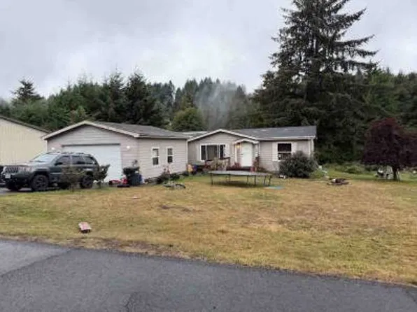 1360 SE Virginia Pl, Waldport, OR 97394