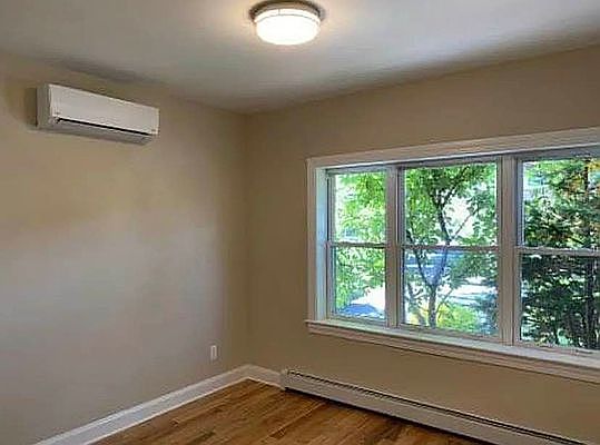4th image of 30-89 44th St #1R