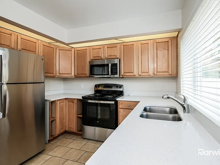 621 Torrey Oaks Ct — Photo 4