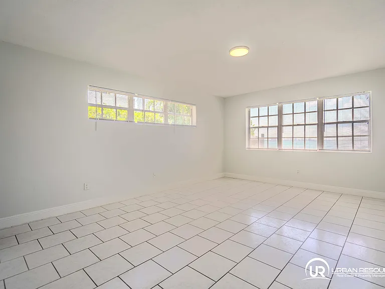 1940 Bay Dr #11 — Photo 20