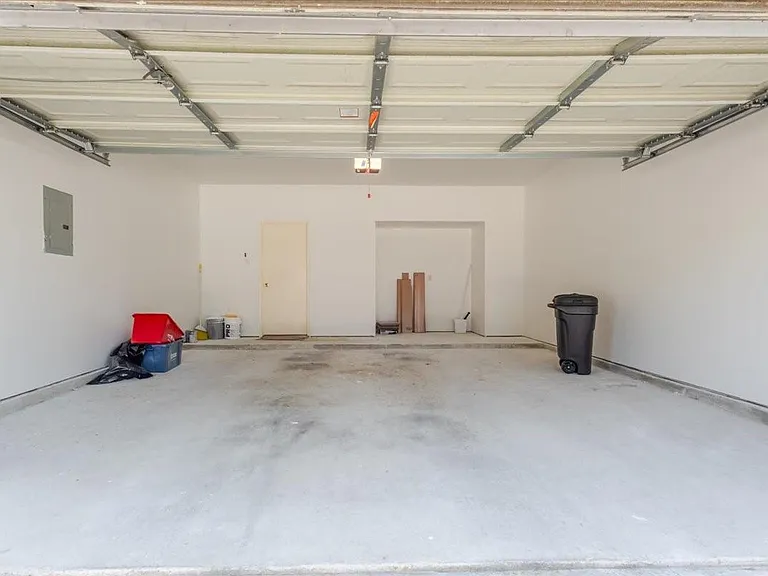 19510 Maywood Falls Cir — Photo 17