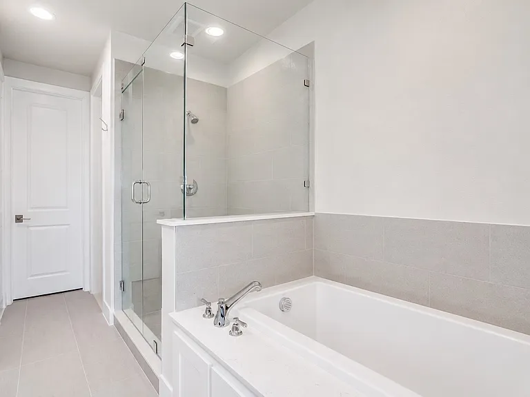 7700 Eastern Ave #202 — Photo 9