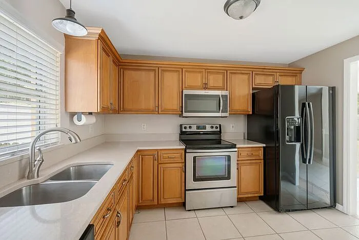 721 Holly Ter — Photo 11
