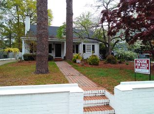 221 Valley Rd, Fayetteville, NC 28305