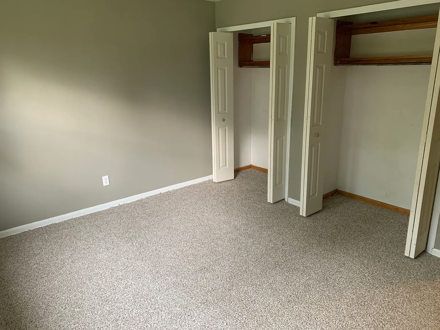 2 bed, 1000 sqft, $1,200 — Photo 4