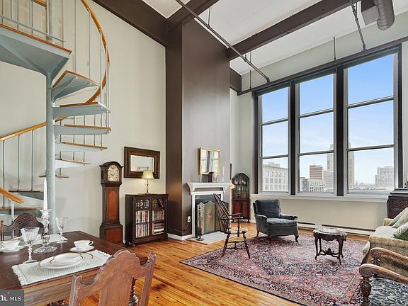 2nd image of 1238 Callowhill St Suite 808