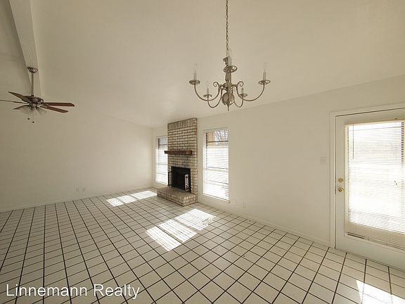 5th image of 110 Margarita Dr