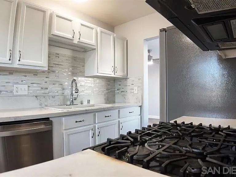 3934 1/2 Marine View Ave — Photo 14