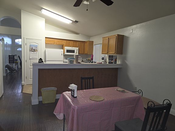 3rd image of 9516 Shoreham Ct