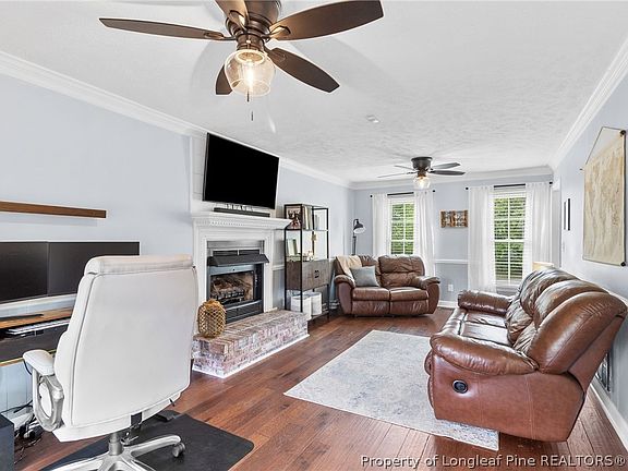 4th image of 386 Saddle Ridge Rd