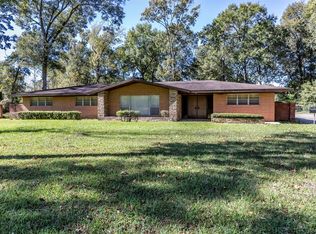 2095 Thomas Rd, Beaumont, TX 77706