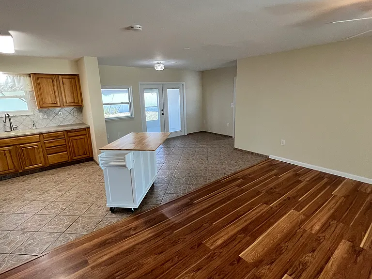 704 Torrey Pines Ave — Photo 4
