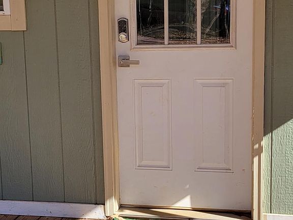 Keypad lock system.