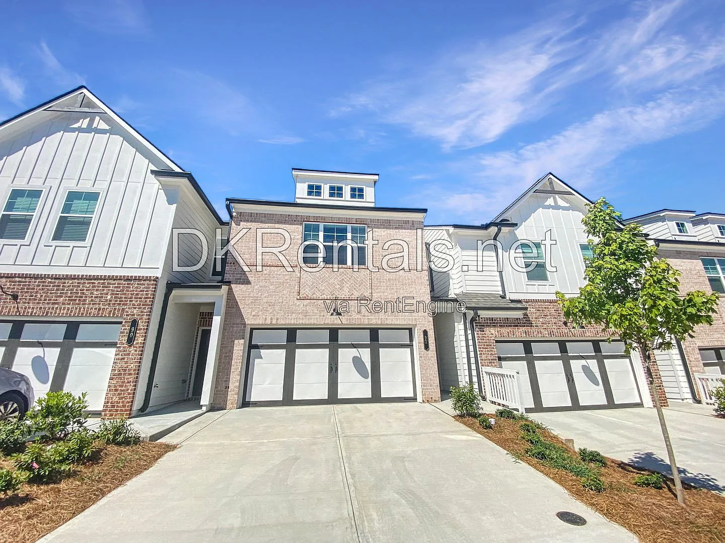 3 bed, 2.5 bath, 1900 sqft, $2,200 — Photo 2