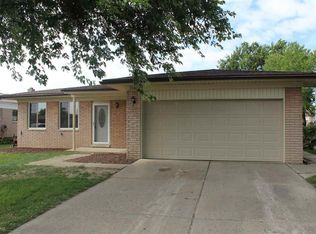 2141 Newell Dr, Sterling Heights, MI 48310