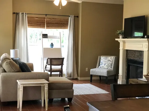 1311 W Mount Comfort Rd APT 2, Fayetteville, AR 72703