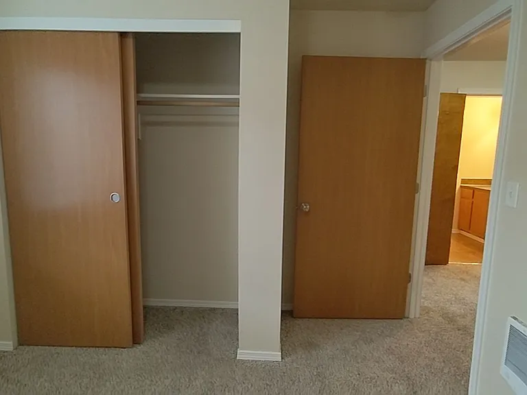Wellesley Park Apartments — Photo 98