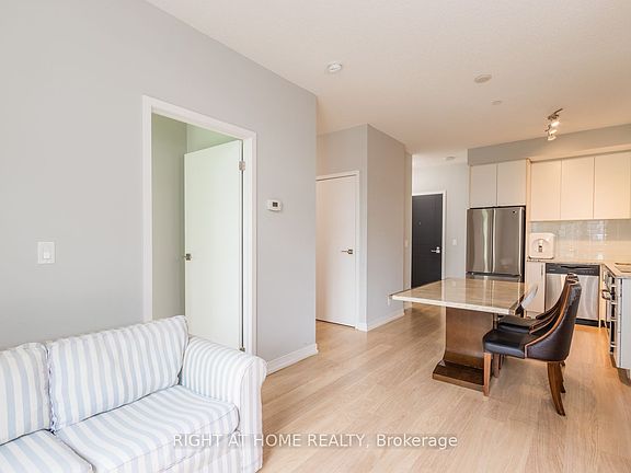 4th image of 98 Lillian St #416
