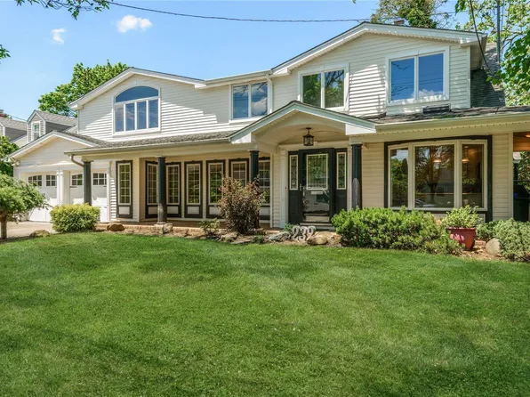 232 Jerome Avenue, Carle Place, NY 11514