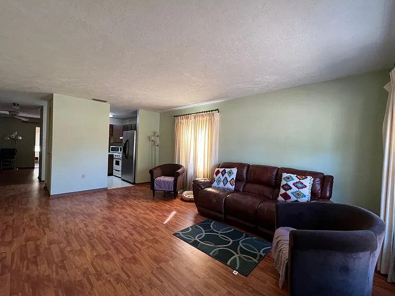 913 New Bedford Dr — Photo 2