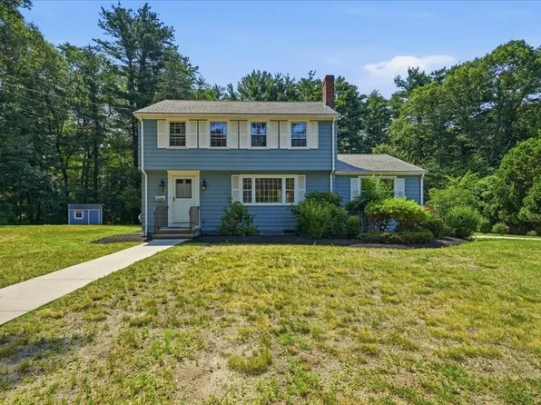 8 Paolo Rd, Hingham, MA 02043