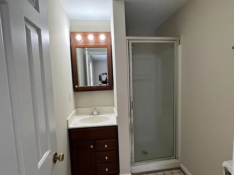 15705 Anamosa Dr — Photo 12