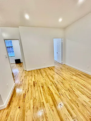 Rented by City Connections Realty | media 8