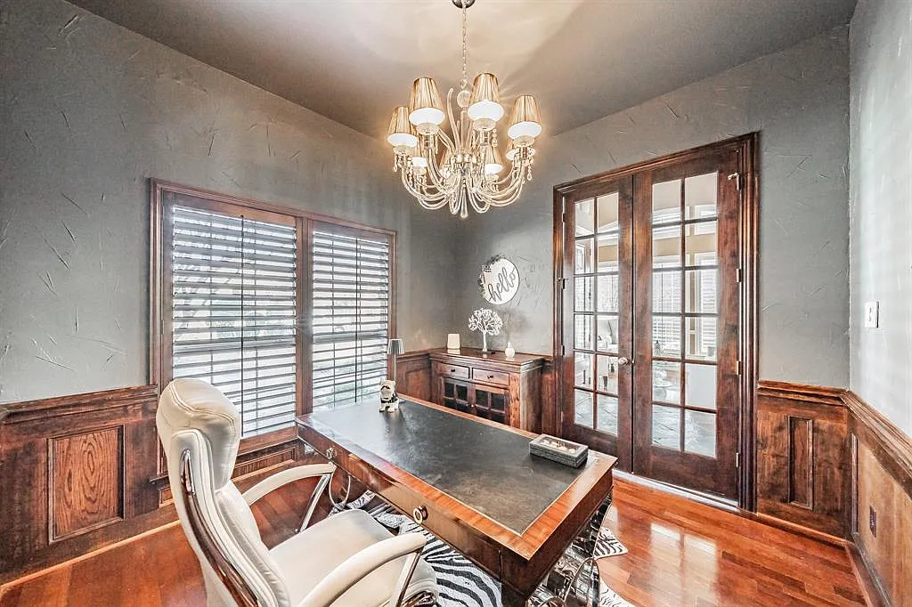 5 bed, 4.0 bath, 4042 sqft, $7,000 — Photo 2