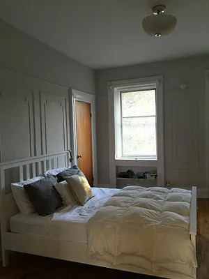 Rented by Brooklyn Bridge | media 9