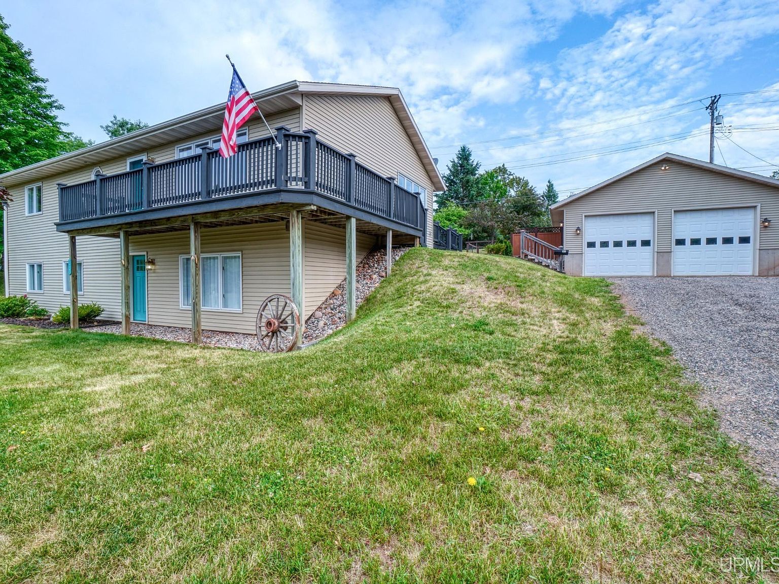 830 E F St, Iron Mountain, MI 49801 Zillow