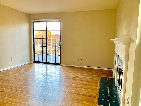 5th image of 543 W Sycamore Cir