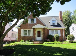 20800 Halworth Rd, Shaker Heights, OH 44122