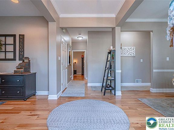 2nd image of 1896 Jeanine Way