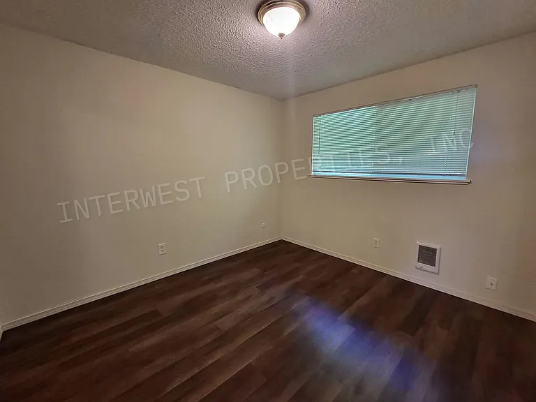 4700 Falls View Ave #8 — Photo 7