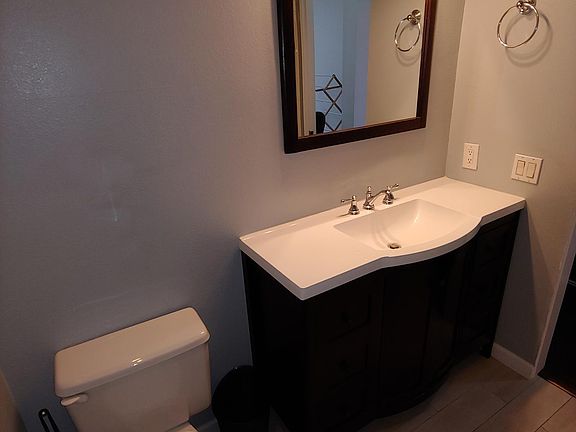 4th image of 427 Alma St APT 208