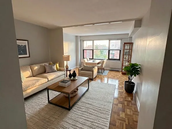 166-33 89th Avenue image 1 of 3