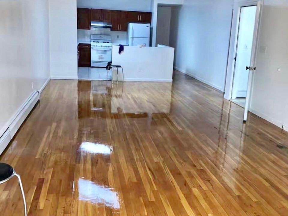 1st image of 12117 6th Ave