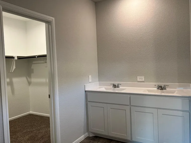 8520 Little Acorn Dr — Photo 9