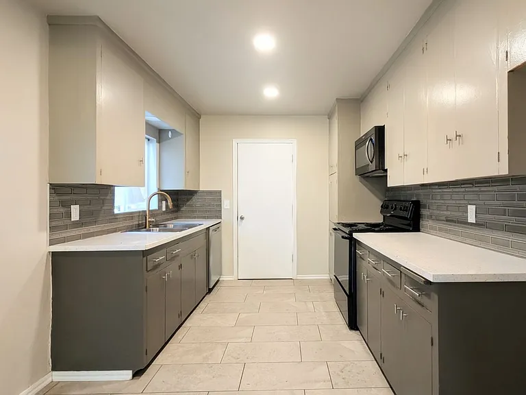 1416 NW 103rd St — Photo 5