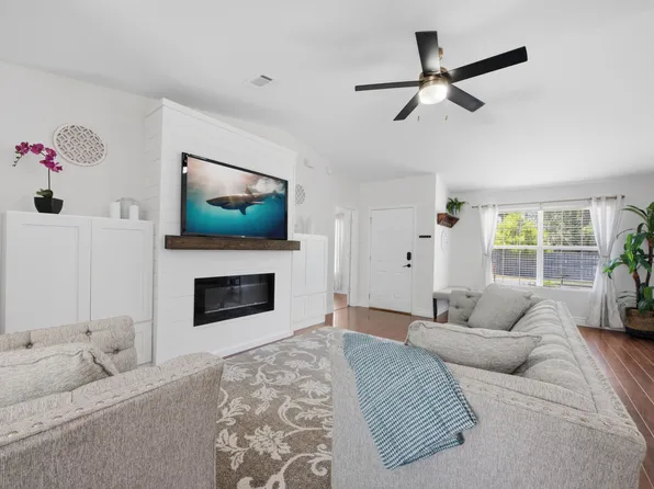 101 Cowrie Ave SW, Fort Walton Beach, FL 32548