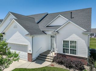 6614 Limestone Ct NW, Cedar Rapids, IA 52405