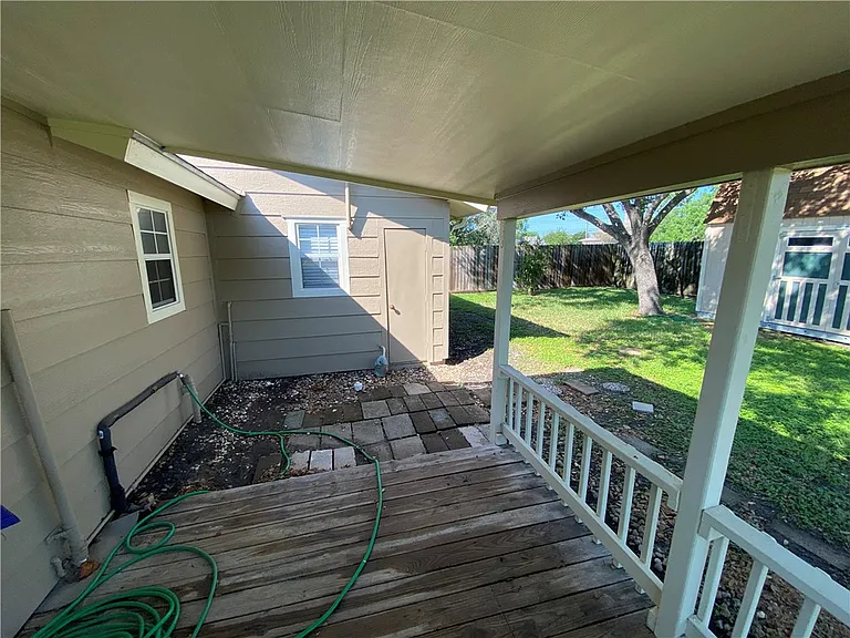 5621 Burton Ln — Photo 18