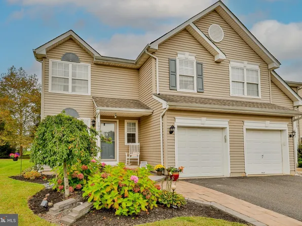 1033 Heather Ln, Quakertown, PA 18951