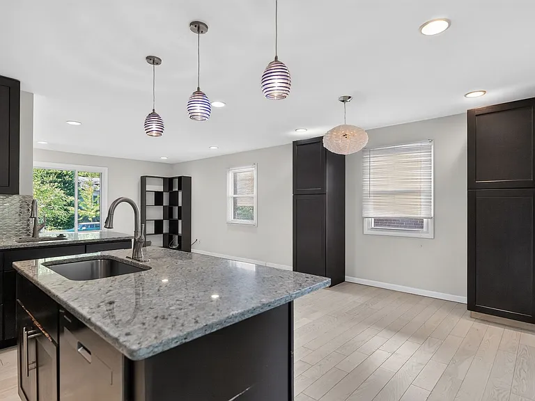 3521 Yuma St NW — Photo 3