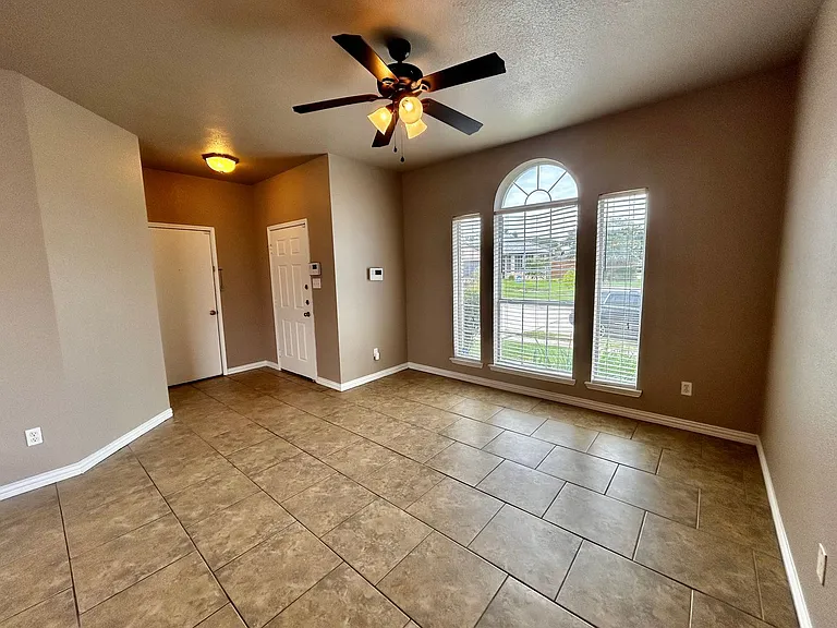 8640 Rainy Lake Dr — Photo 3