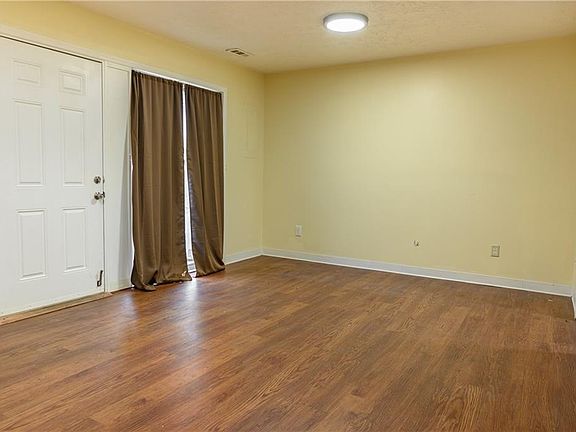 5th image of 7462 Braewood Ct