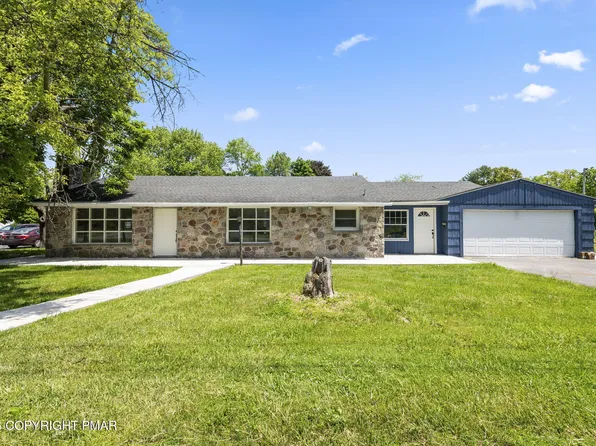 95 10th St, Matamoras, PA 18336