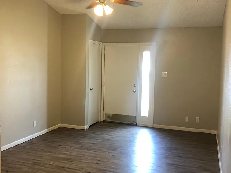 212 Versailles St — Photo 10